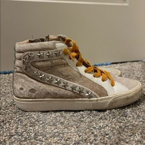 Vintage Havana high top sneakers size 7